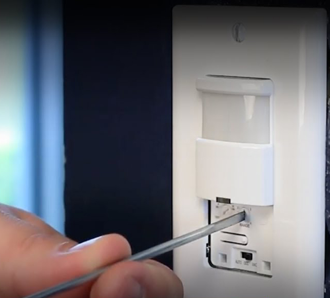 Current vacancy switches are cumbersome to configure and needs manual intervention to take care of changing daylight along the year